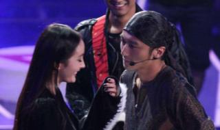 王俊凯为周杰伦庆生