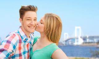 男友接吻时喜欢伸舌头 男友接吻时喜欢伸舌头