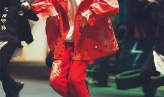 易烊千玺唱大花轿 易烊千玺唱大花轿