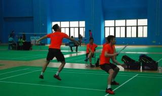 羽毛球双打技巧及战术 羽毛球双打技巧及战术